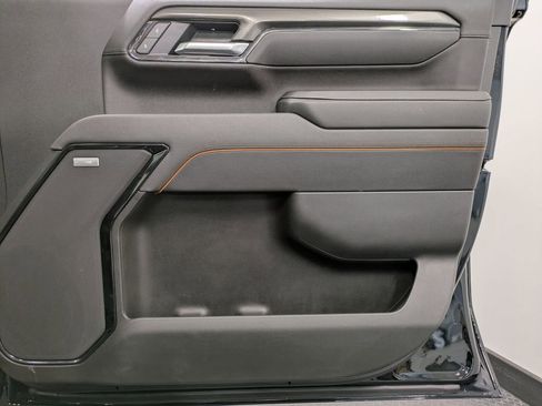 Used 2025 GMC Sierra 2500 AT4 w/ Technology Package image 27