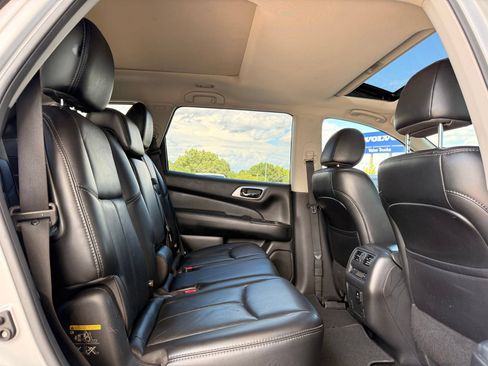 Used 2017 Nissan Pathfinder SL w/ SL Premium Package AWD/4WD image 24