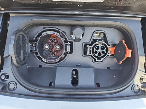 Certified 2023 Nissan Leaf S image 25