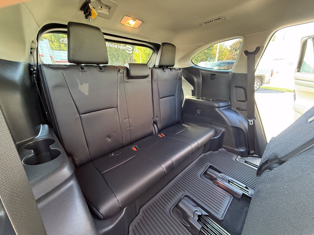 Used 2026 Toyota Highlander XLE AWD/4WD image 16