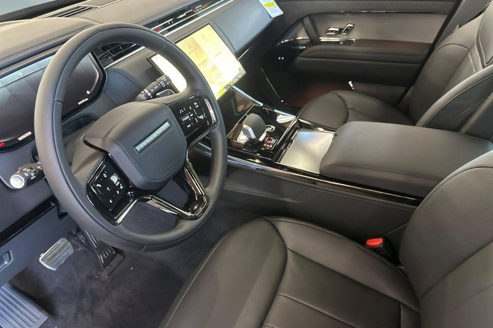 New 2027 Land Rover Range Rover Sport Dynamic SE AWD/4WD image 4