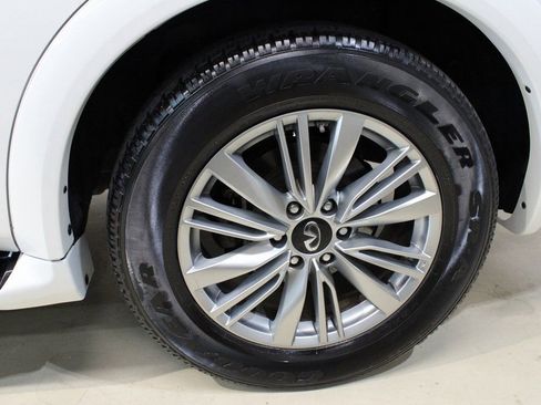 Used 2018 INFINITI QX80 2WD w/ Driver Assistance Package image 10