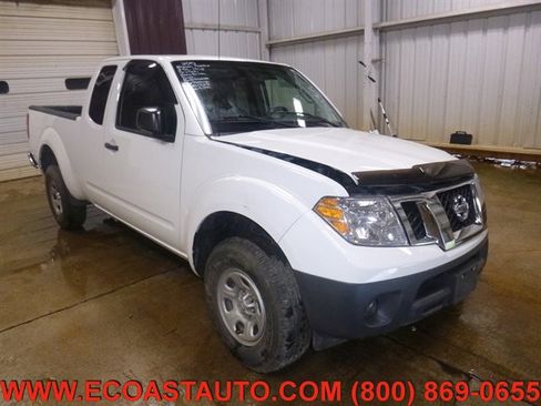 Used 2015 Nissan Frontier S image 3