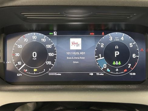 Used 2025 Land Rover Discovery Sport S AWD/4WD image 17