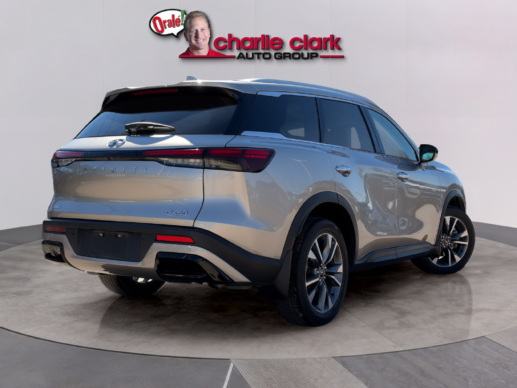 Used 2023 INFINITI QX60 Luxe AWD/4WD image 2