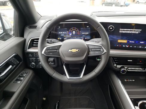 New 2026 Chevrolet Suburban Premier image 13