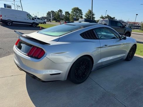 Used 2016 Ford Mustang Coupe RWD image 7