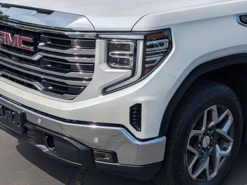 Used 2024 GMC Sierra 1500 SLT w/ SLT Premium Plus Package AWD/4WD image 9