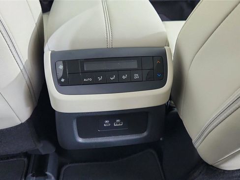 Used 2025 Nissan Pathfinder SL w/ Black Appearance Package image 20