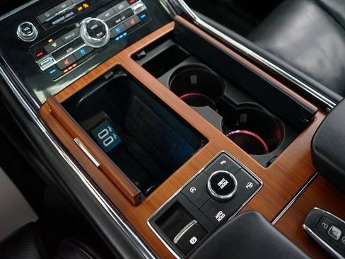 Used 2019 Lincoln Navigator Reserve image 48