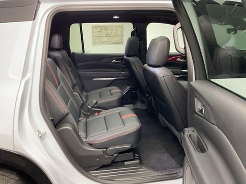 New 2026 Chevrolet Traverse RS image 28