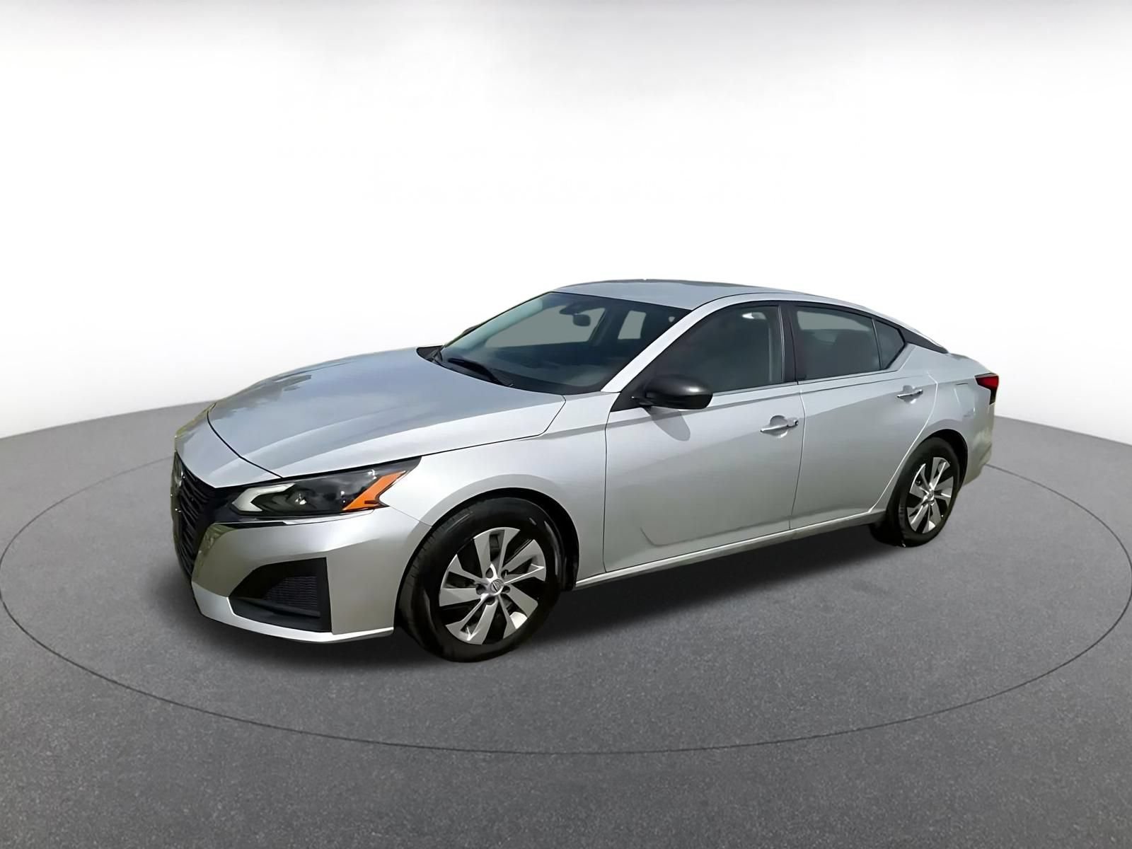 Used 2024 Nissan Altima 2.5 S FWD image 7
