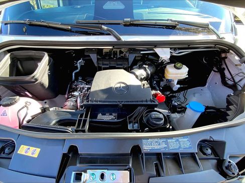 Used 2025 Mercedes-Benz Sprinter 2500 image 21