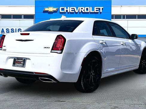 Used 2023 Chrysler 300 Touring L w/ Comfort Group AWD/4WD image 5