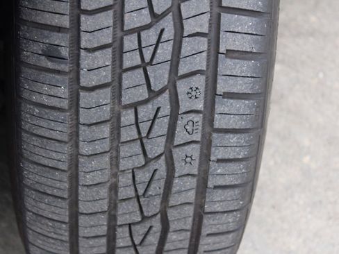 Used 2016 Dodge Challenger R/T Plus image 13