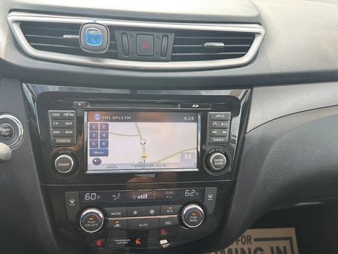 Used 2014 Nissan Rogue SV w/ SV Premium Package AWD/4WD image 27
