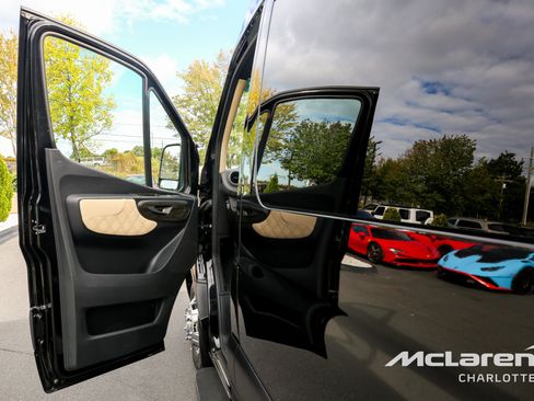 Used 2023 Mercedes-Benz Sprinter 3500 image 8