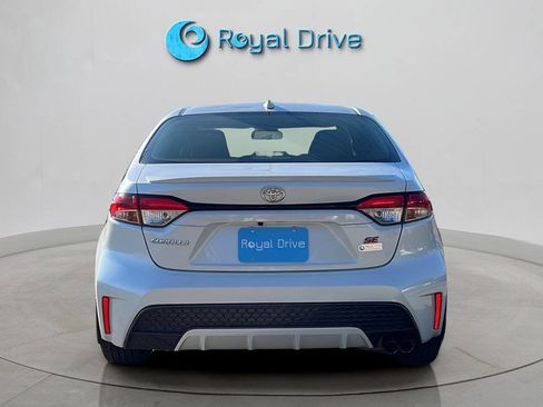 Used 2021 Toyota Corolla SE w/ SE Premium Package FWD image 5