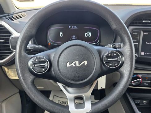 Used 2023 Kia Soul LX image 26