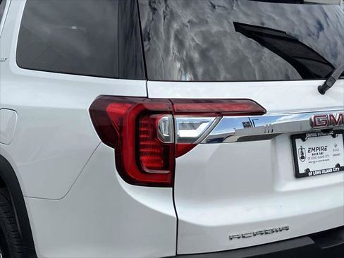 Used 2022 GMC Acadia SLT AWD/4WD image 10