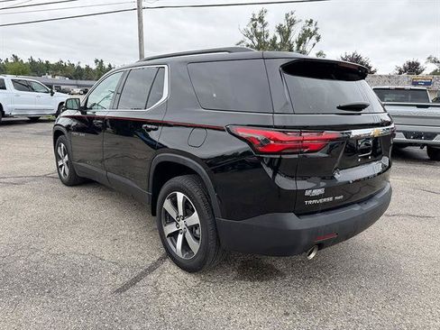 Used 2023 Chevrolet Traverse LT w/ LT Premium Package AWD/4WD image 4