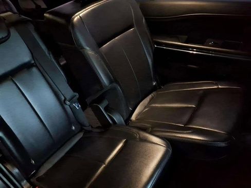 Used 2021 Ford Expedition XLT image 18