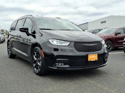 Certified 2024 Chrysler Pacifica Touring-L w/ S Appearance Package