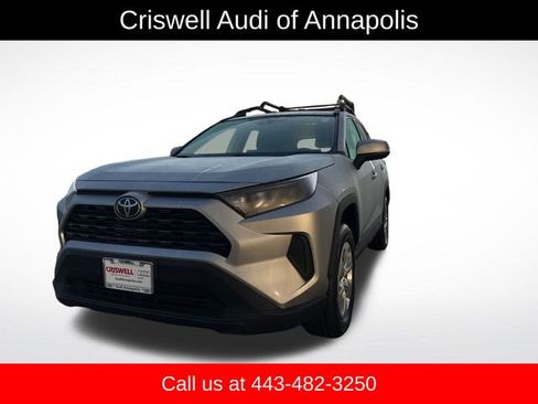 Used 2021 Toyota RAV4 LE image 1