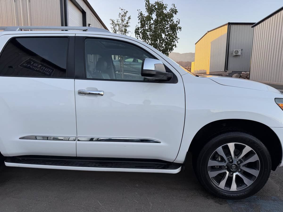 Used 2018 Toyota Sequoia Limited w/ Safety & Convenience Package AWD/4WD image 11