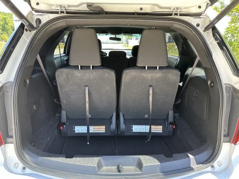 Used 2013 Ford Explorer XLT FWD image 15