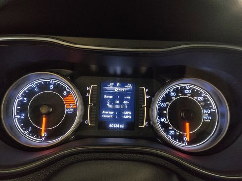 Used 2020 Jeep Cherokee Latitude image 23