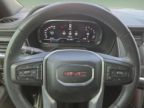 Certified 2024 GMC Yukon SLT w/ SLT Luxury Package AWD/4WD image 4