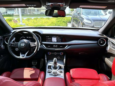 Used 2024 Alfa Romeo Stelvio Veloce AWD/4WD image 12