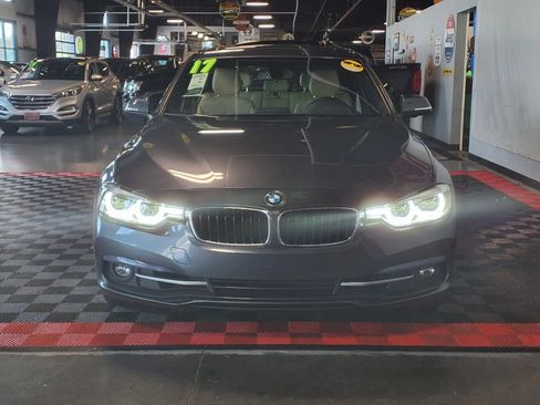 Used 2017 BMW 330i xDrive Sedan AWD/4WD image 3