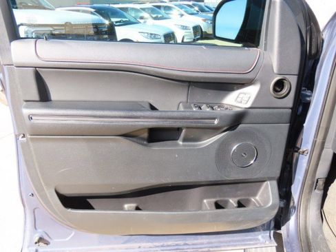 Used 2022 Ford Expedition Max Limited image 24