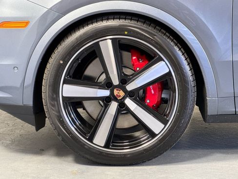 New 2026 Porsche Cayenne S image 34