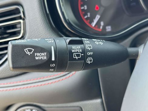 Used 2024 Dodge Durango GT RWD image 17