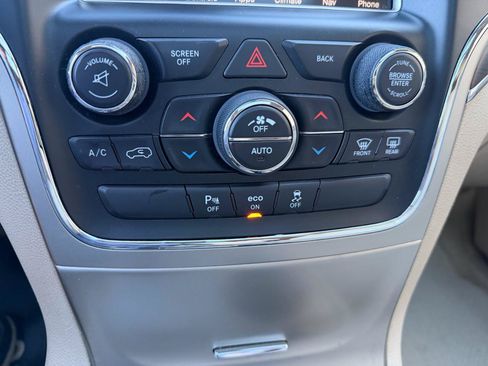 Used 2014 Jeep Grand Cherokee Overland AWD/4WD image 27