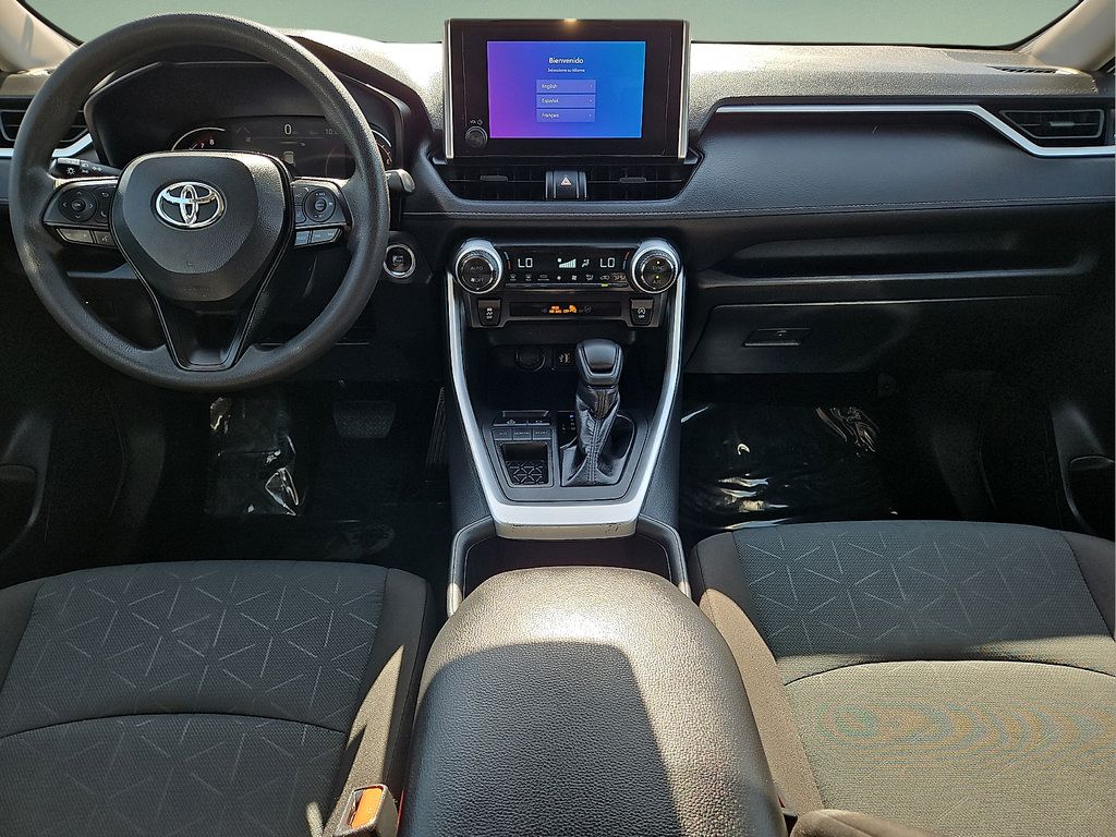 Used 2025 Toyota RAV4 XLE FWD image 15