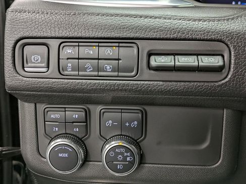 Used 2024 GMC Yukon Denali image 19