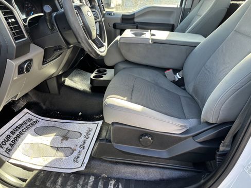 Used 2018 Ford F250 XL w/ Power Equipment Group image 9