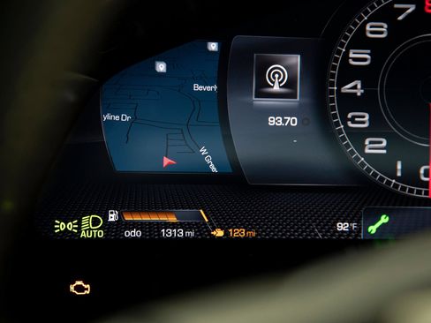 Certified 2022 Ferrari Roma RWD image 12