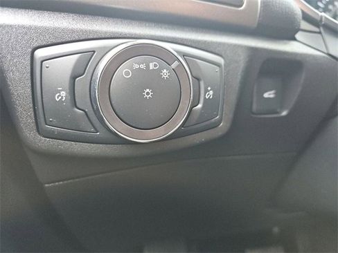 Used 2018 Ford Fusion SE w/ Equipment Group 602A image 16