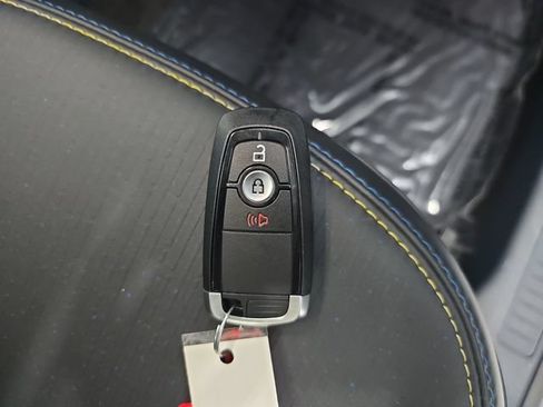 Used 2025 Ford Maverick Lobo AWD/4WD image 53