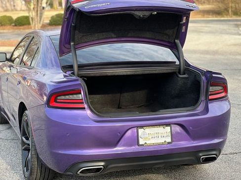 Used 2018 Dodge Charger R/T w/ Plus Group image 35