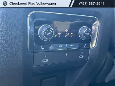 Used 2023 Chevrolet Tahoe Premier AWD/4WD image 38