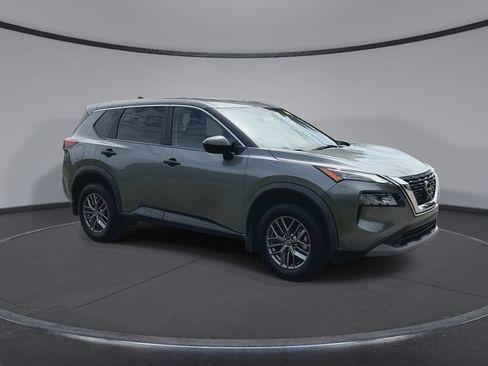 Used 2023 Nissan Rogue S AWD/4WD image 2