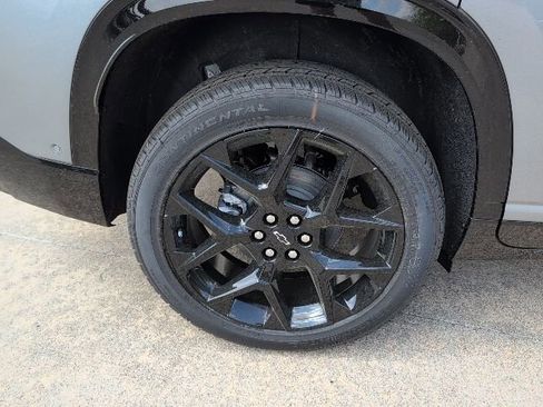 New 2026 Chevrolet Traverse RS w/ LPO, Floor Liner Package FWD image 3