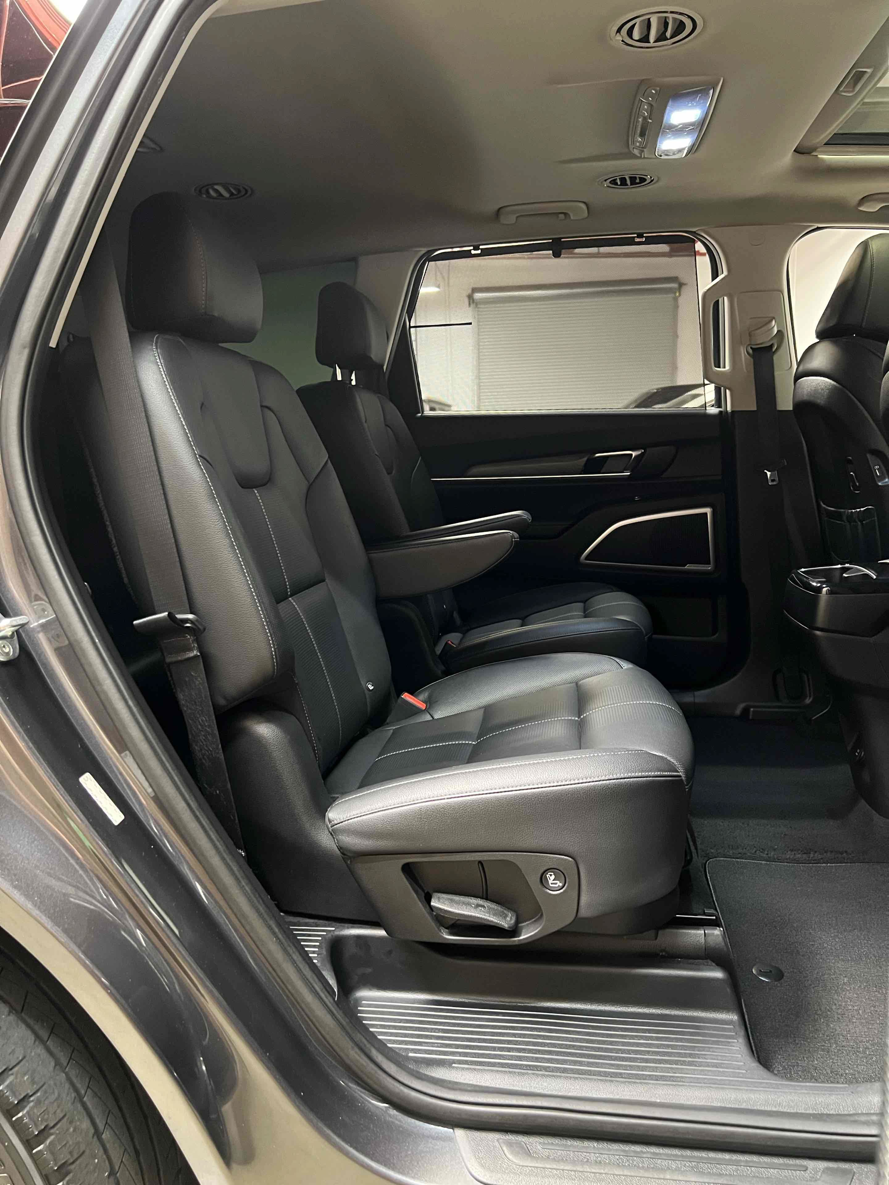 Used 2022 Kia Telluride EX w/ EX Premium Package FWD image 36