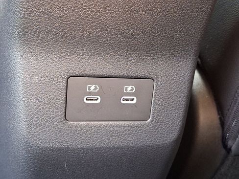 Used 2025 Nissan Kicks SR image 11